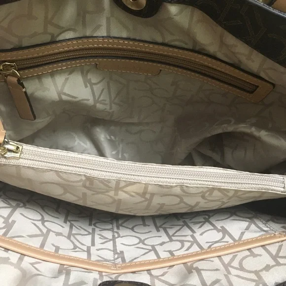 Authentic Calvin Klein coated PVC signature tote bag - Picture 9 of 15